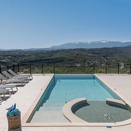 Asteri Polemarchi Villa Tavronitis